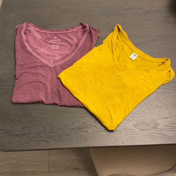 American Eagle Outfitters Tops - BUNDLE! 2 XS tops. American Eagle and Old Navy